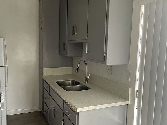 5th image of 3657 Keystone Ave #3