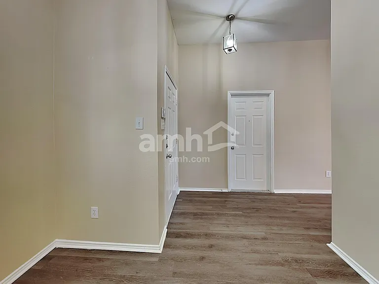 210 Hilltop Dr — Photo 7