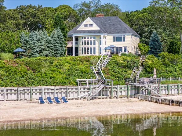 4510 Great Peconic Bay Blvd, Laurel, NY 11948