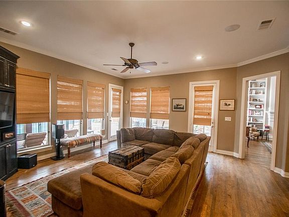 5th image of 4 Wellington Oaks Cir