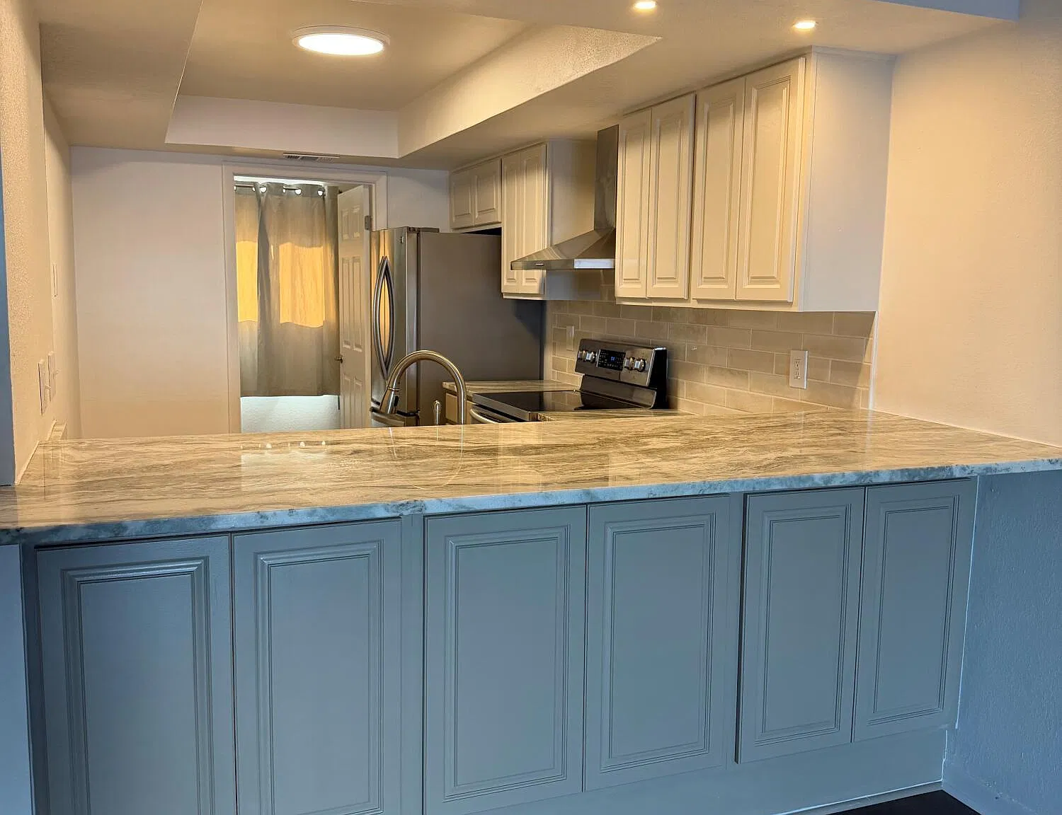 2 bed, 2.0 bath, 1269 sqft, $2,400 — Photo 3