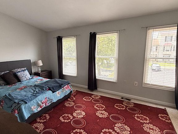 4th image of 10500 Oronoco Ln