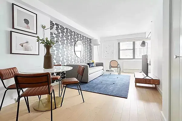 Rented by Manhattan Realty Group | media 10