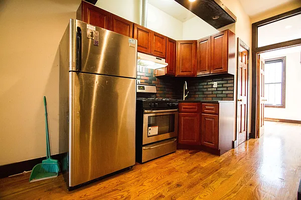 Rented by Nooklyn NYC LLC | media 34