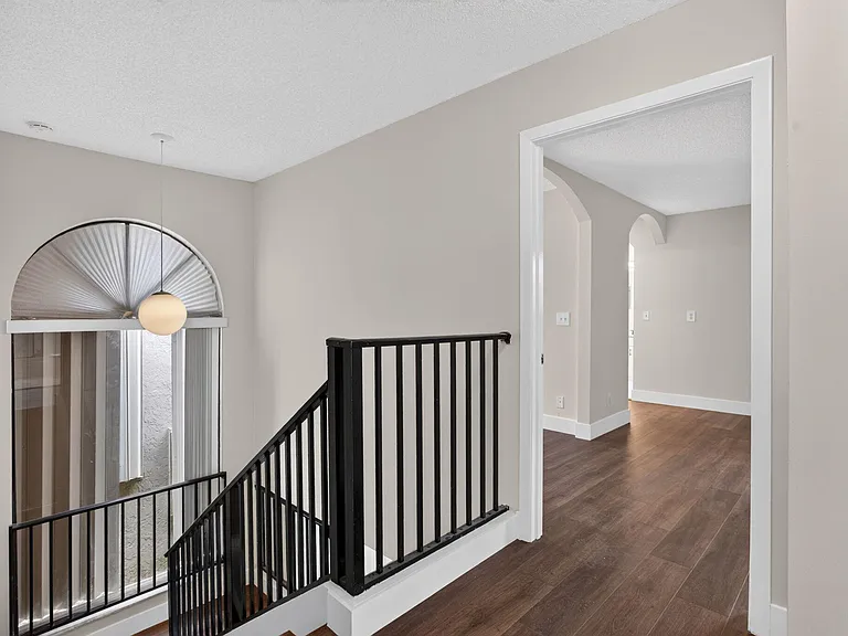 587 NW 38th Ave — Photo 21