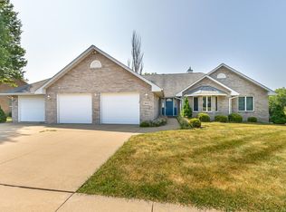2710 Tiffany Ct, Dubuque, IA 52001