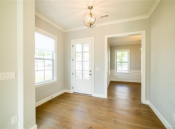 5th image of 15687 Reynolds Dr