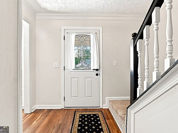3rd image of 932 Sugar Meadow Ln