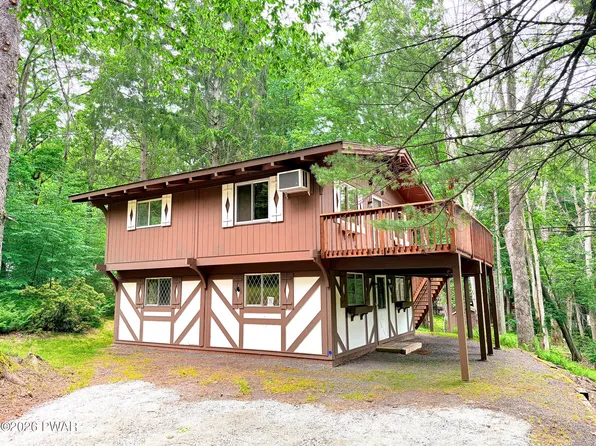 116 Heron Bay Rd, Hawley, PA 18428