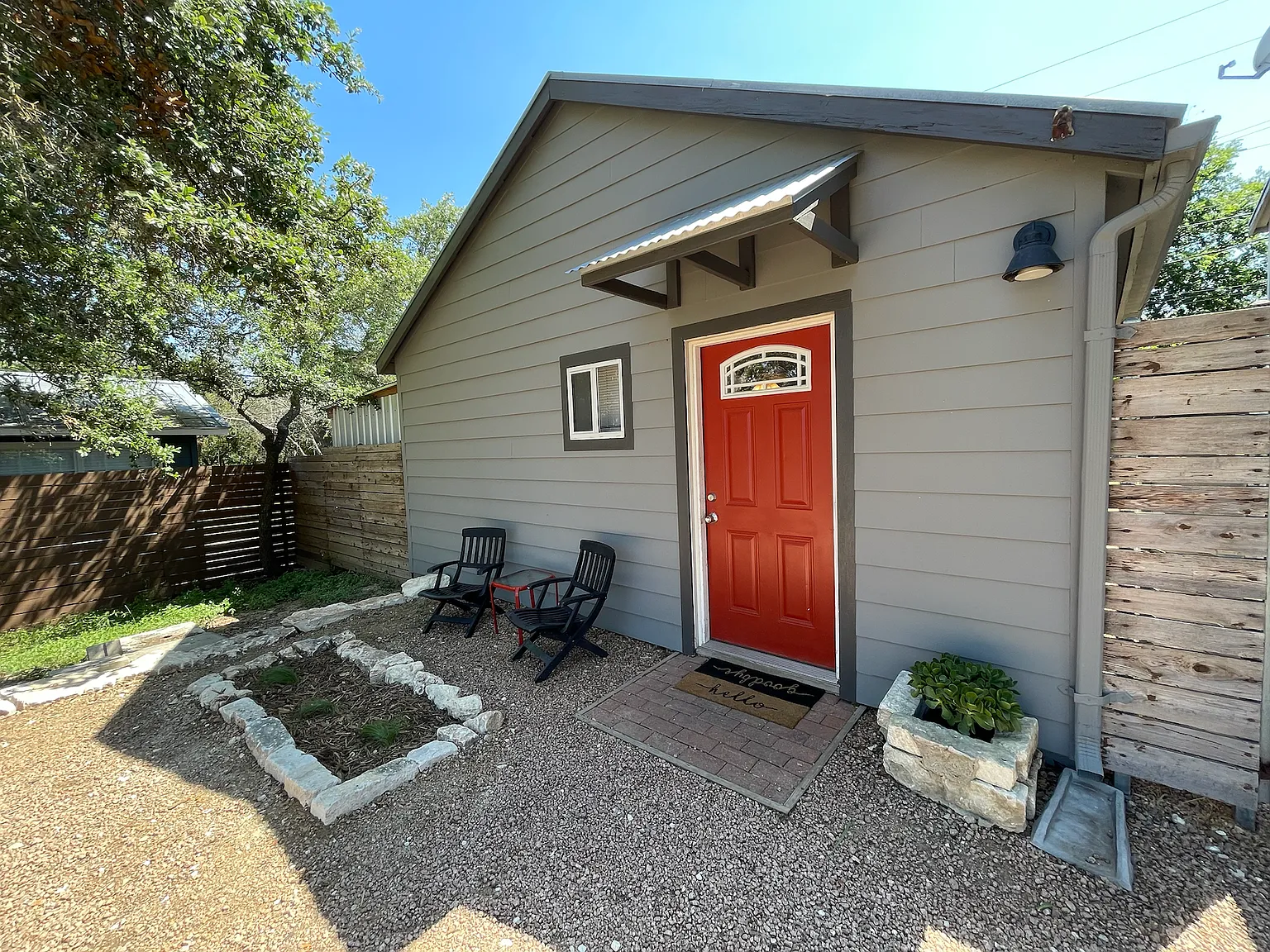 Studio, 400 sqft, $1,950 — Photo 1