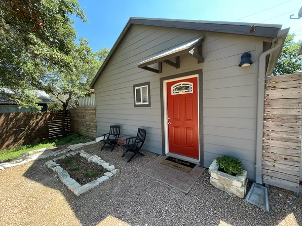 902 Presa Arriba Rd #B, Austin, TX 78733