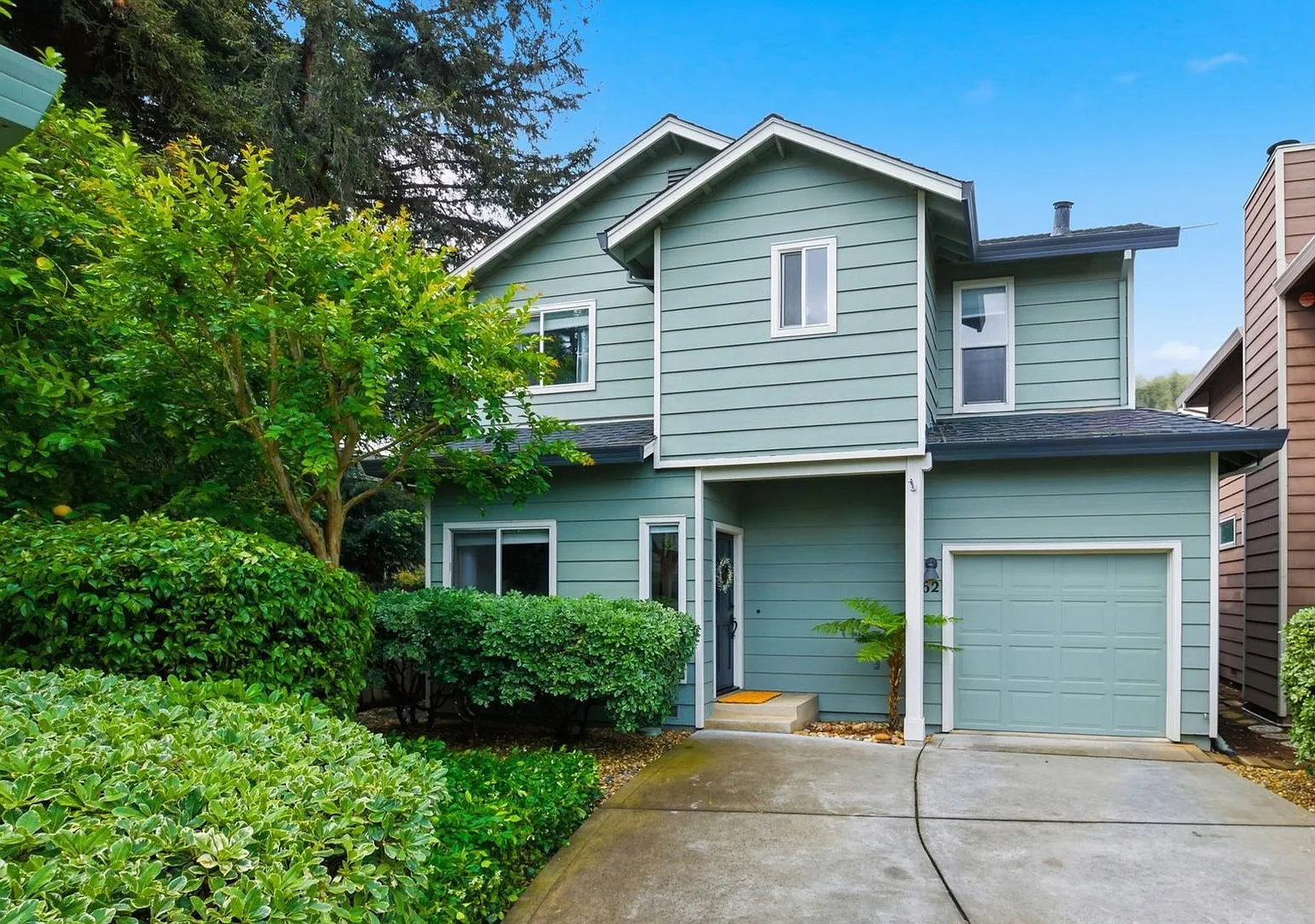 Contemporary 2 Bed, 2.5 Bath Home in North Napa — Photo 3
