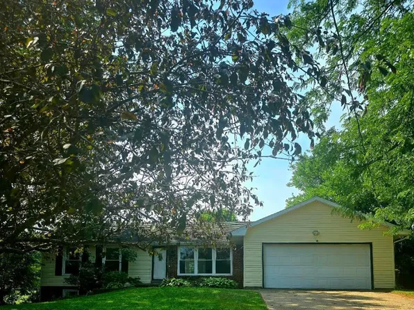2174 Holly Dr, Charlotte, MI 48813