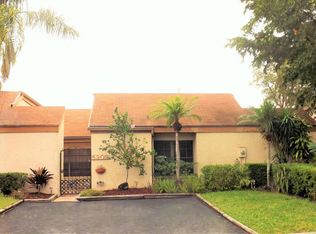 5209 Nutmeg Dr, Palm Beach Gardens, FL 33418