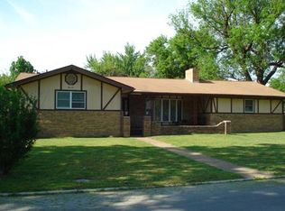 110 W Magnolia St, Girard, KS 66743