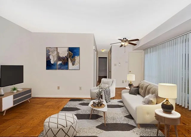 Azalea Apartments — Photo 2