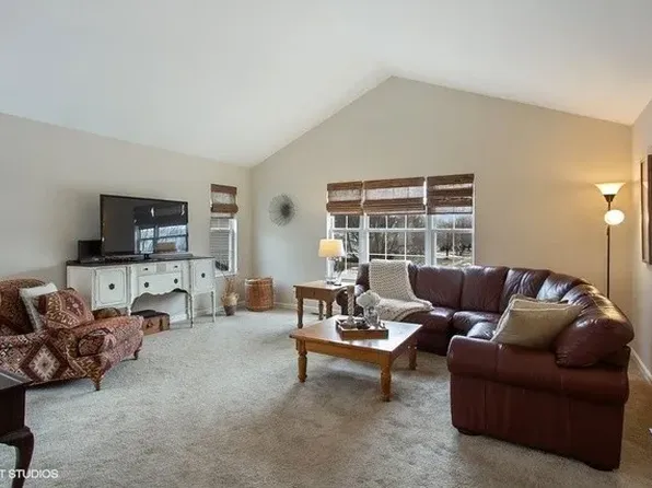1249 Orleans Dr, Mundelein, IL 60060