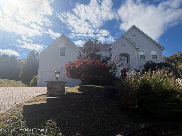207 Center Valley Ct, East Stroudsburg, PA 18302