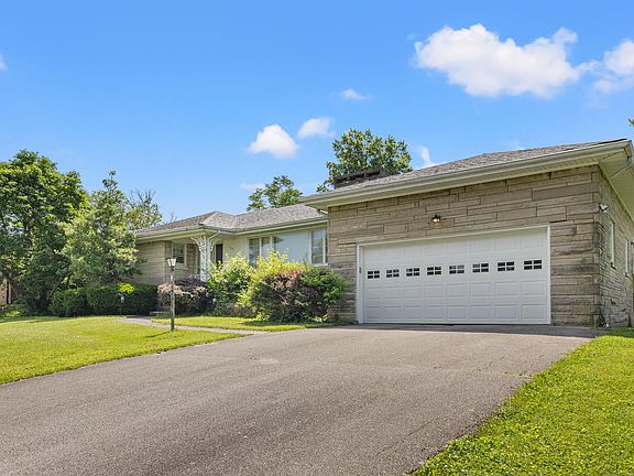 3rd image of 188 Idle Hour Dr