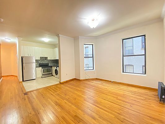 5th image of 3800 Broadway #32