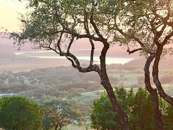 3rd image of 6325 Muleshoe Bend Trl