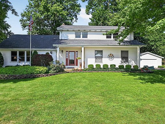2nd image of 62277 Poppy Rd