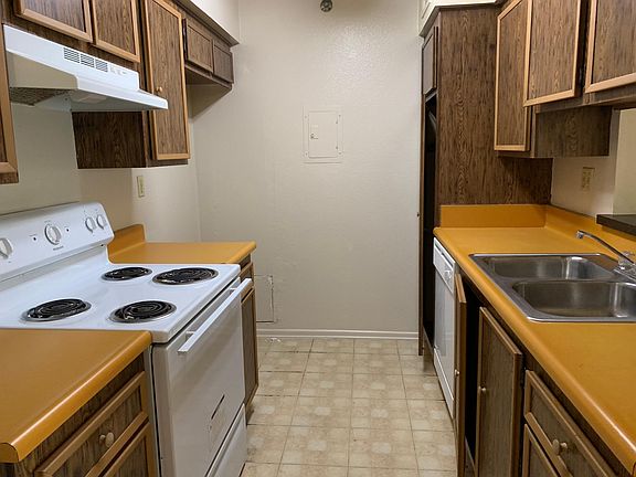 4th image of 300 N Cedar St APT 102