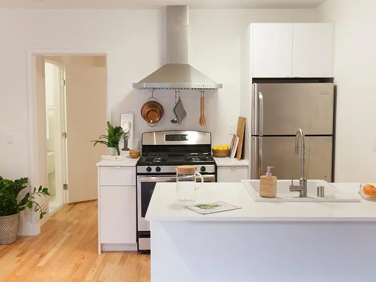 427 1/4 N Vendome St #427.25 — Photo 6