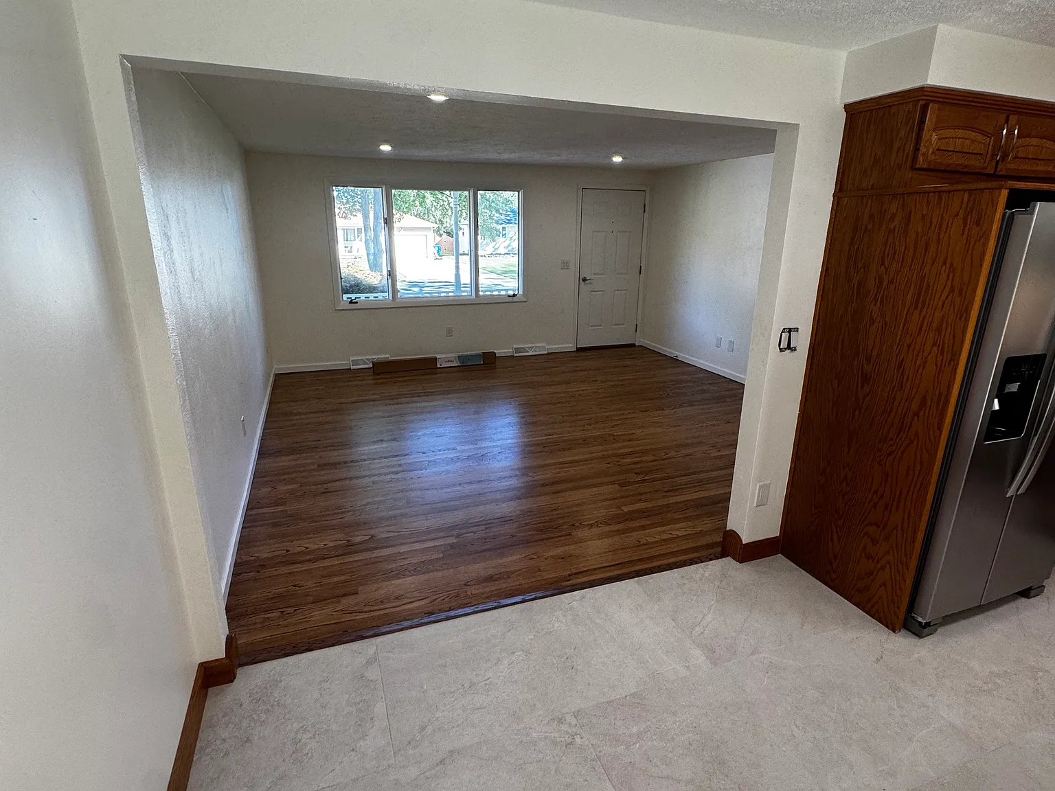 778 Crestline Ave — Photo 2