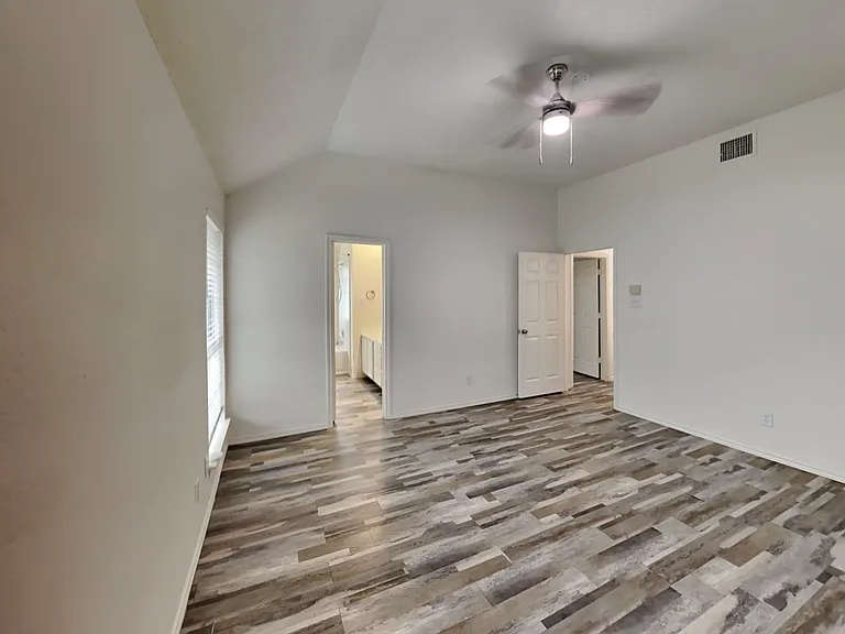 2829 Salado Trl — Photo 10