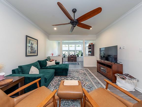 4th image of 117 Price St