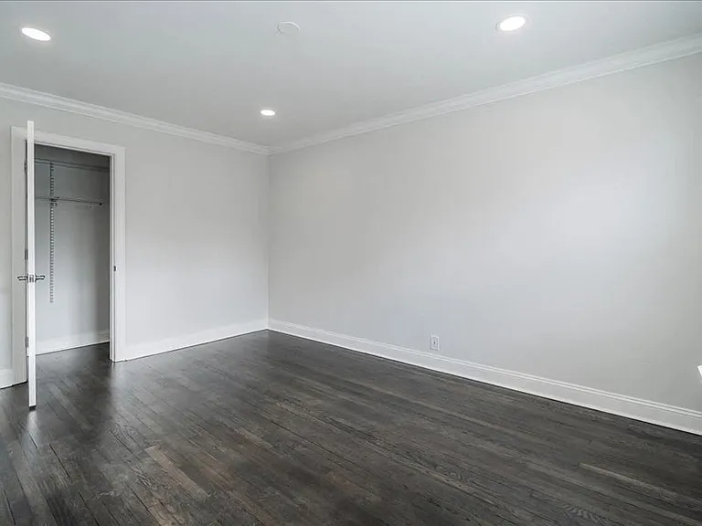 744 Elm Ave — Photo 10