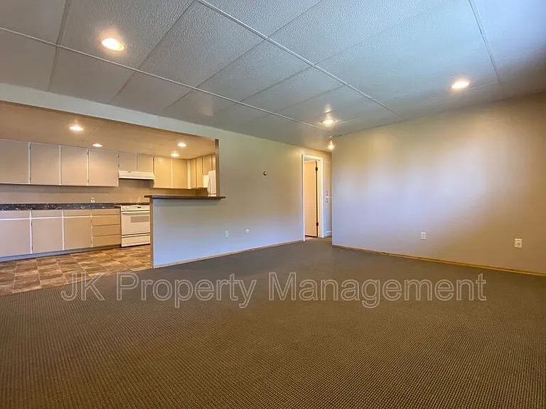 1401 2b St S #15 — Photo 3