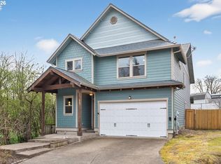 561 N Declaration Dr, Carlton, OR