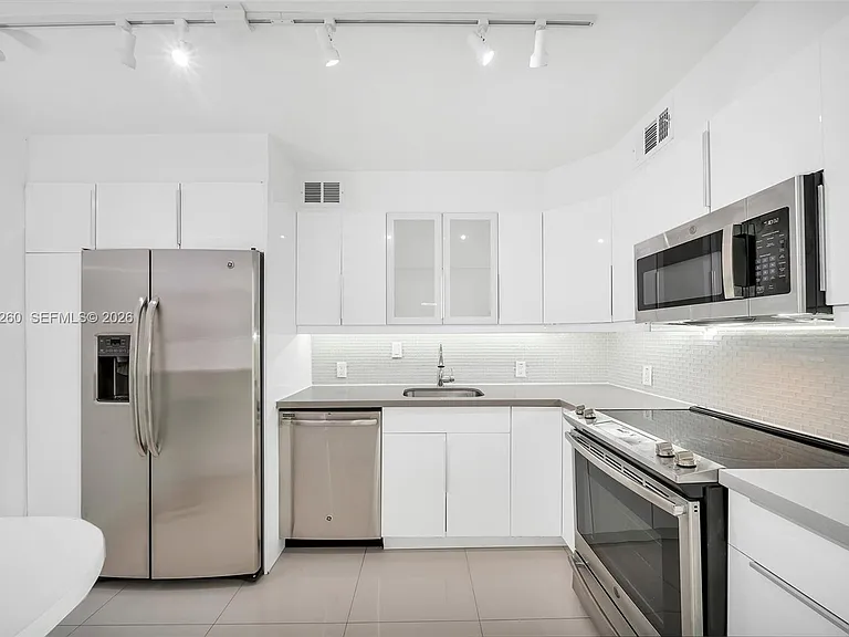 100 Bayview Dr #408 — Photo 15