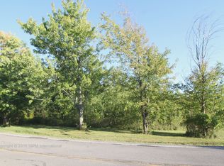 002 Bartz Rd, Lockport, NY 14094