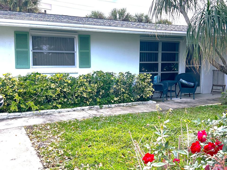 Front View of Duplex