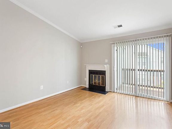 4th image of 8627 Beekman Pl #27D