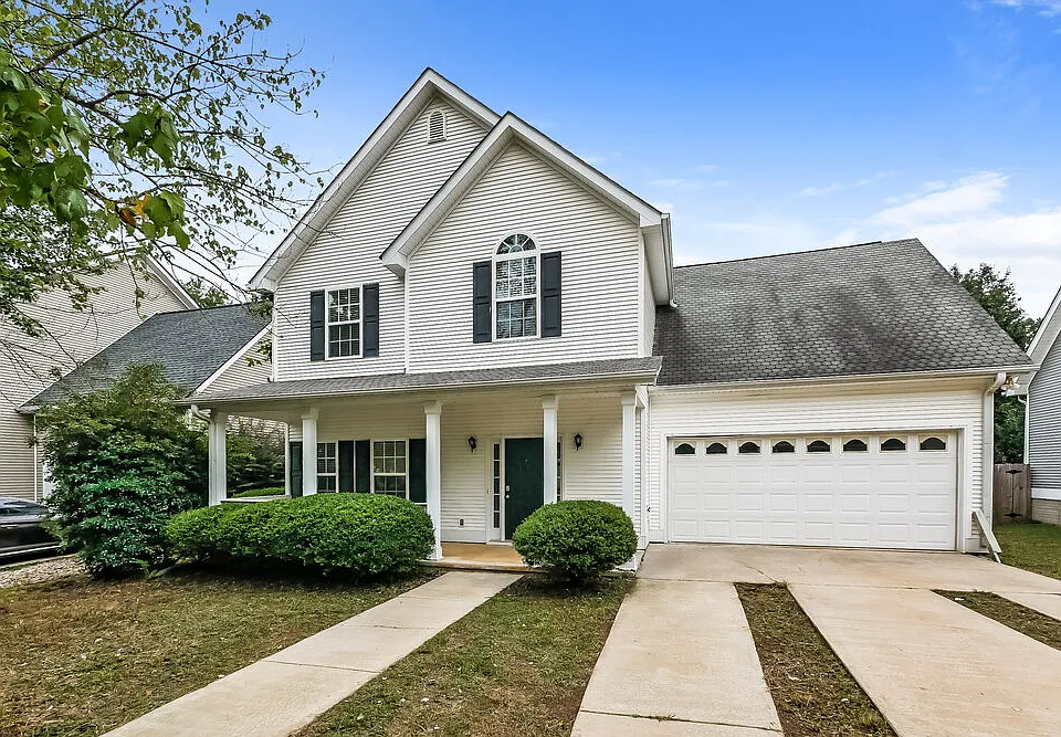 46 Roxbury Ln