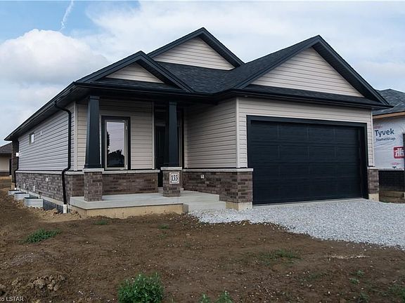 2nd image of 133 Cabot Trl