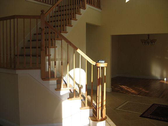 4th image of 35 Elm St