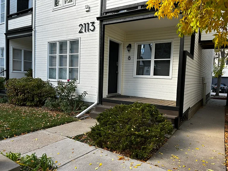 2113 Walnut St #8 — Photo 2