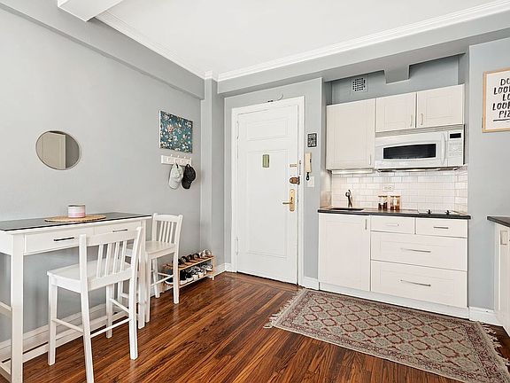 2nd image of 25 Tudor City Pl APT 1205