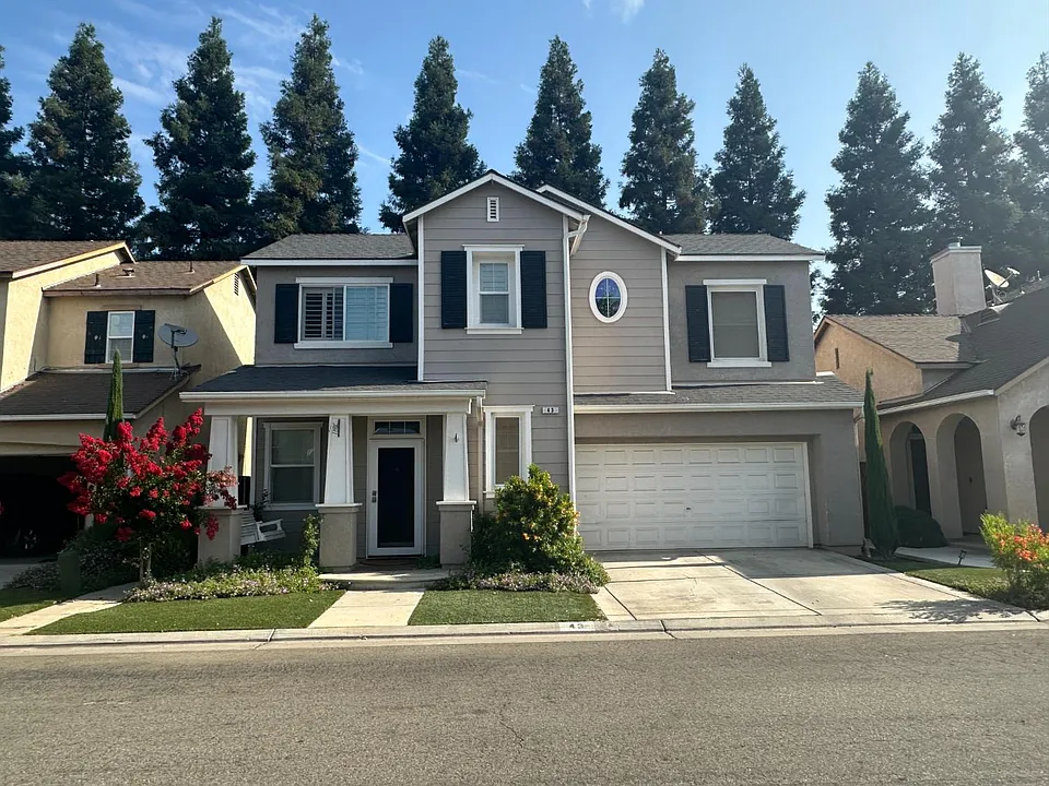 43 W Bohemia Ln