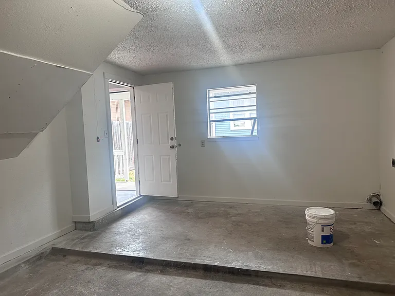 5224 Avenue R #1 — Photo 11