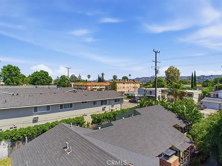 14727 Magnolia Blvd #110 — Photo 12