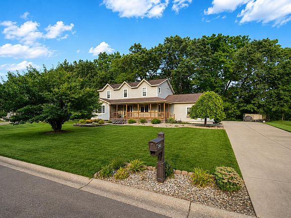 2nd image of 4211 Aspen Way