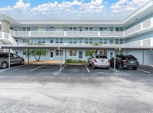 4895 Bay St NE APT 104, Saint Petersburg, FL 33703