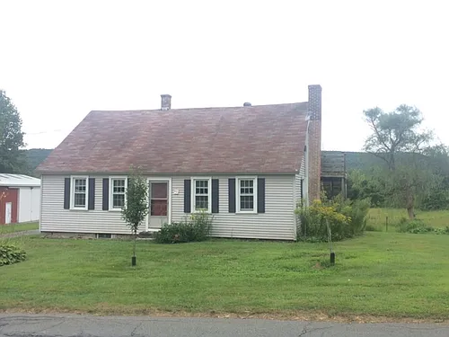 423 East St Photo 1