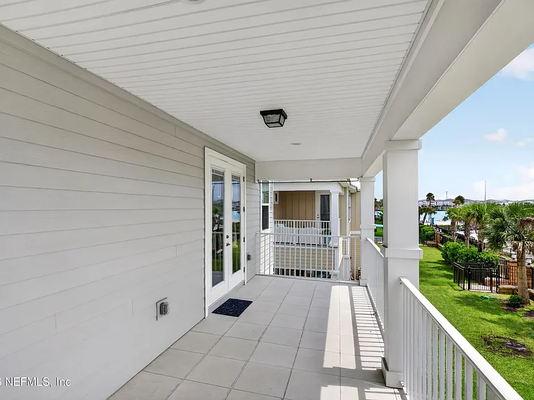 527 Marquesa Cir — Photo 39